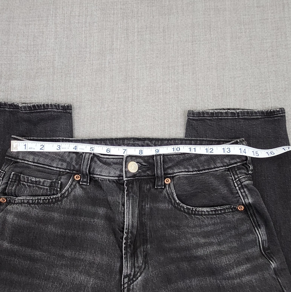 American Eagle Black & Grey Distressed Style Straight Leg Denim Jeans. 6 Short. - Picture 7 of 10